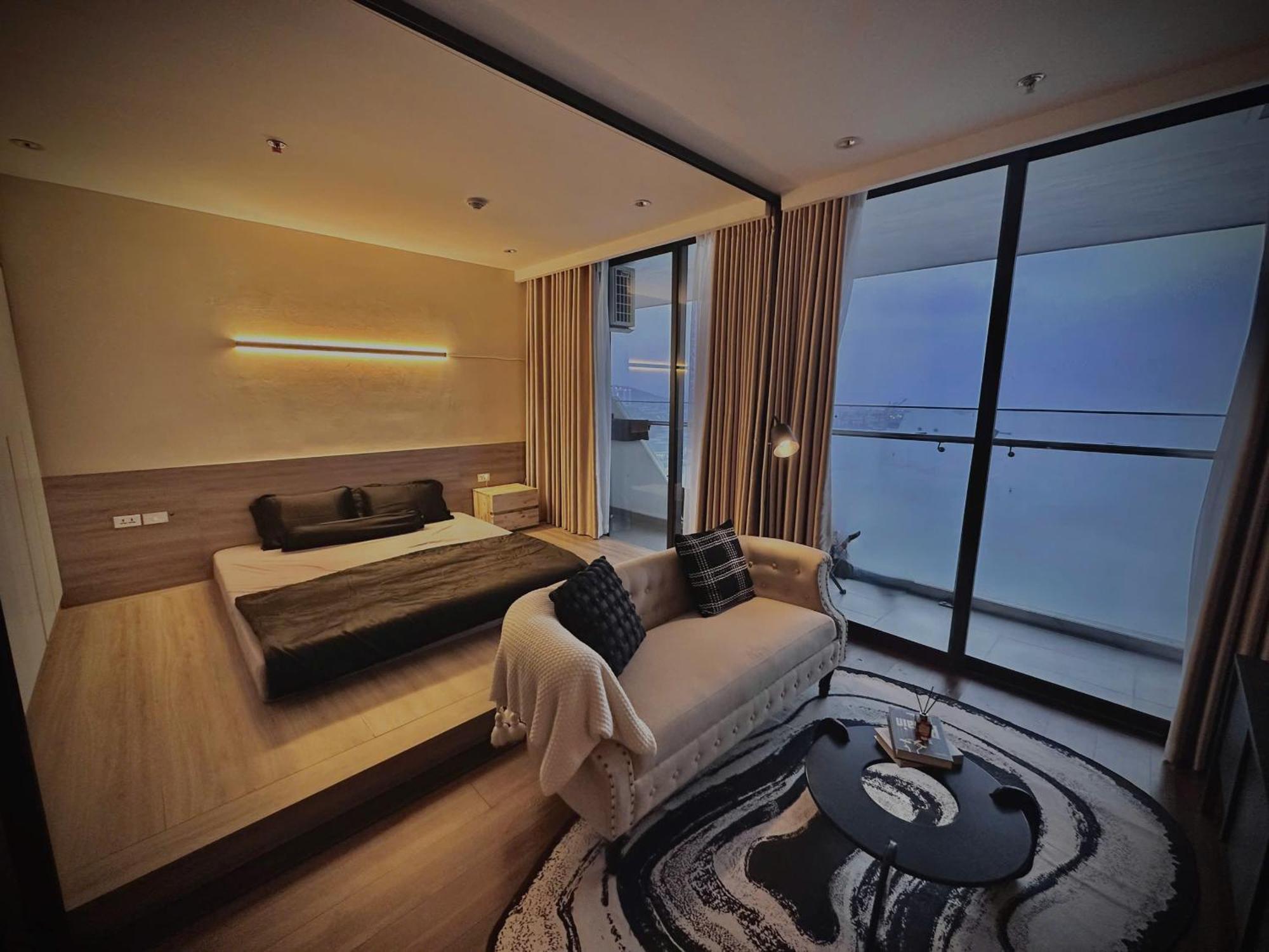 Dobry Halong Bay View *