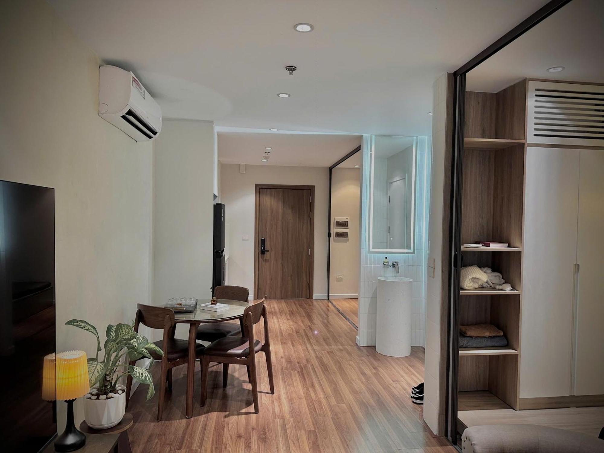 Dobry Halong Bay View Apartment Ha Long